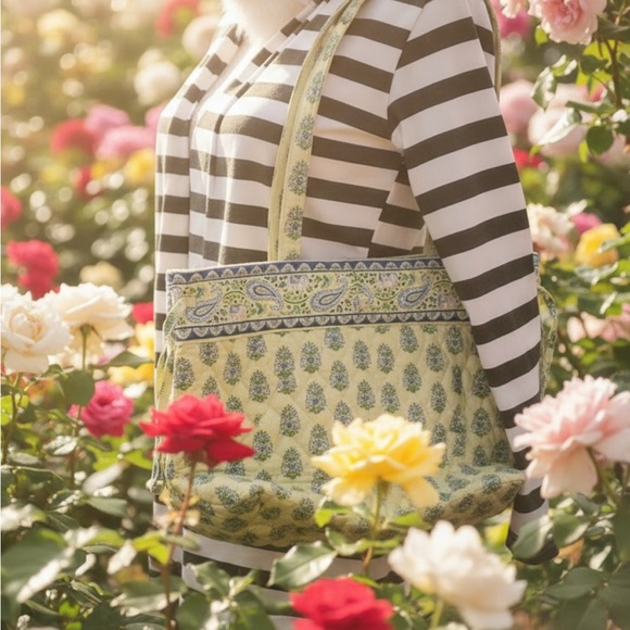 Vera Bradley Yellow & Blue Paisley elephant Bag - Picture 2 of 12